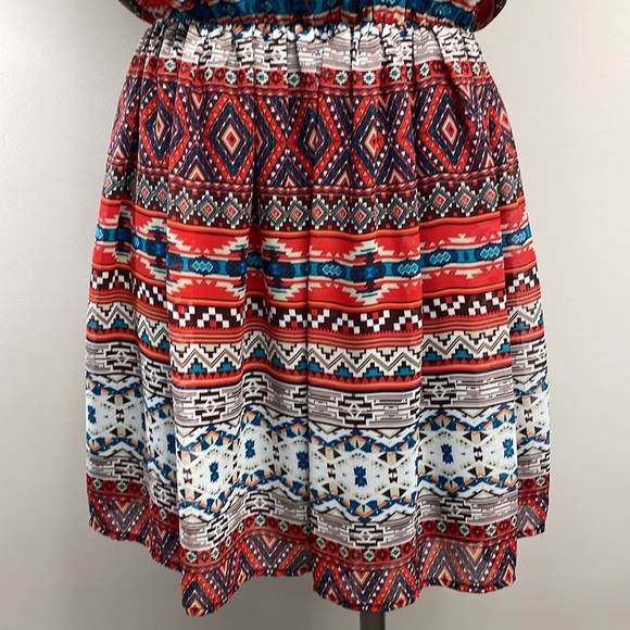 BCX Sleeveless Tribal Aztek Print Dress V-Neck Back Cutout M - Picture 3 of 16